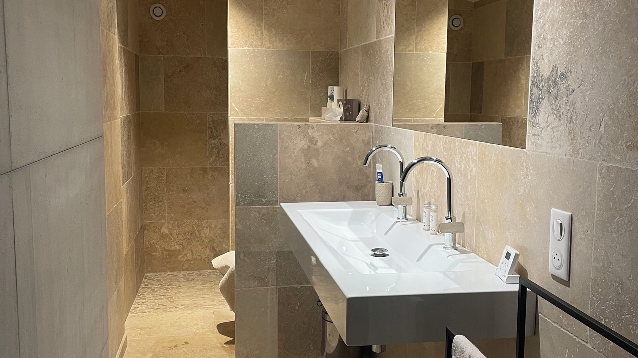 Photo of Bathroom in Espero-Pax