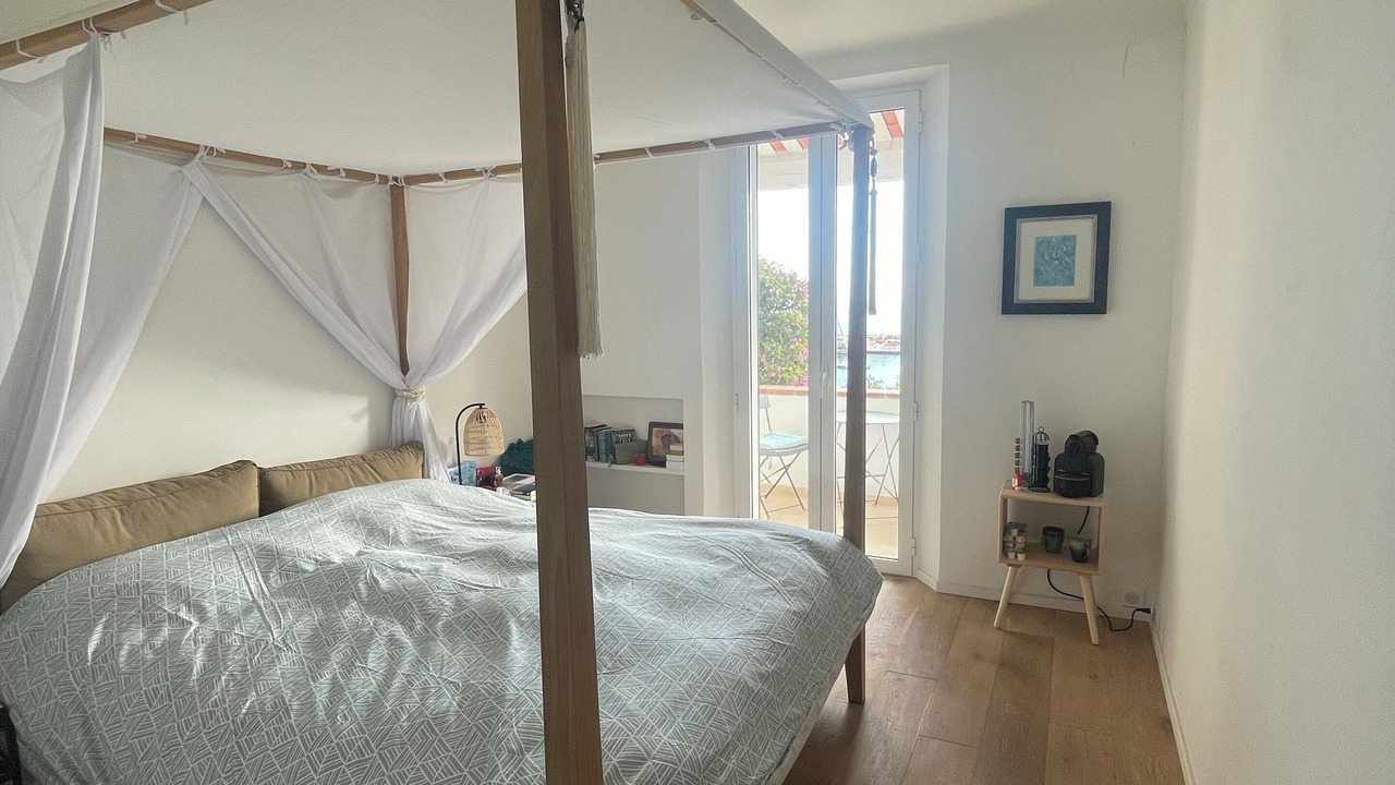 Photo of Bedroom in Espero-Pax