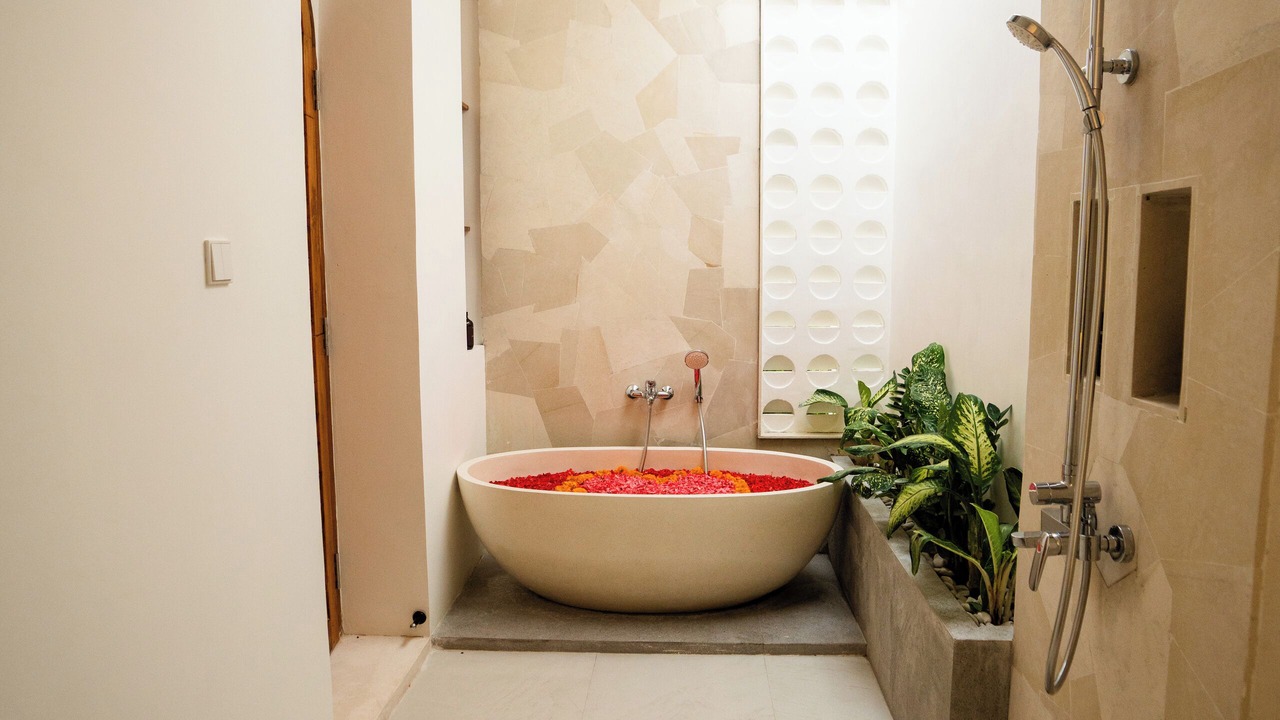 Photo of Bathroom in Padangsambian Klod