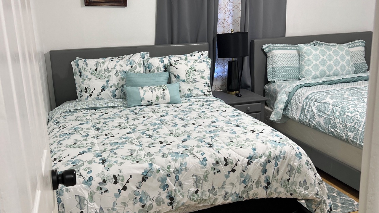 Photo of Bedroom in Oak Ridge