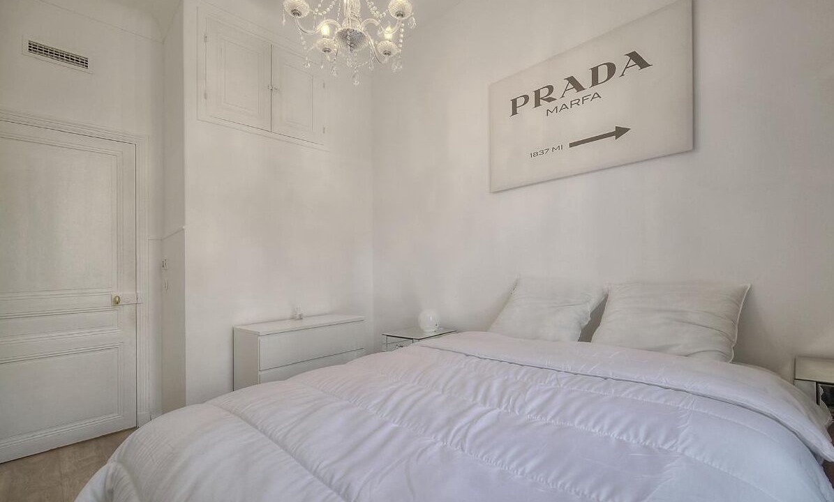 Photo of Bedroom in Prado - Republique