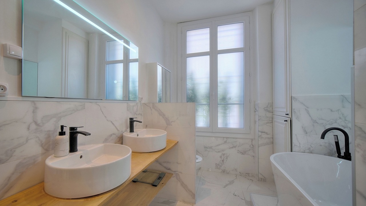 Photo of Bathroom in Prado - Republique