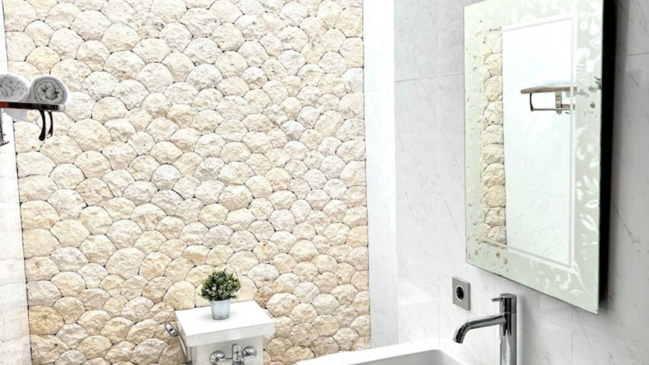 Photo of Bathroom in Padangsambian Klod
