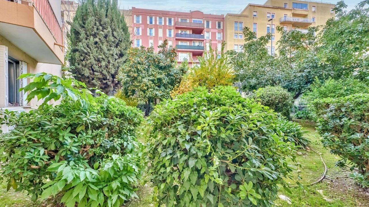 Photo of Outdoor in Pasteur