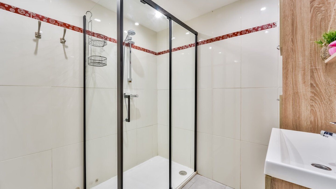 Photo of Bathroom in Pasteur