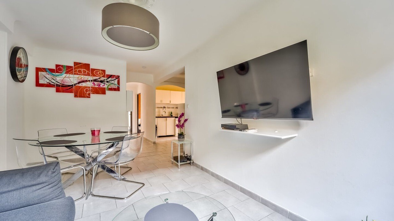Photo of Livingroom in Pasteur