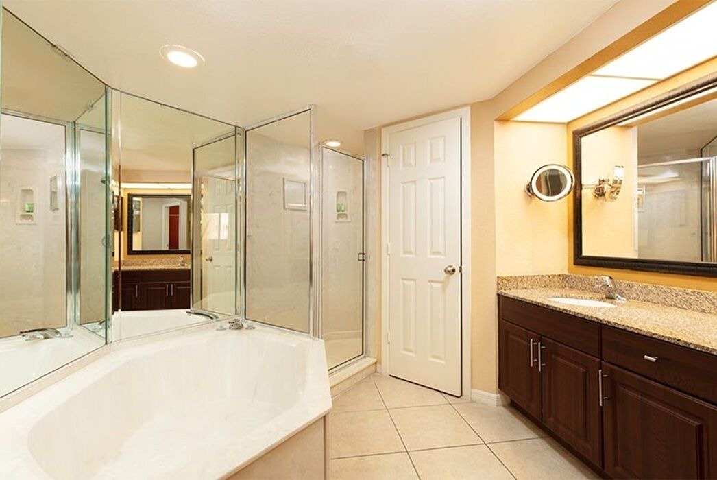 Photo of Bathroom in Florida Center North