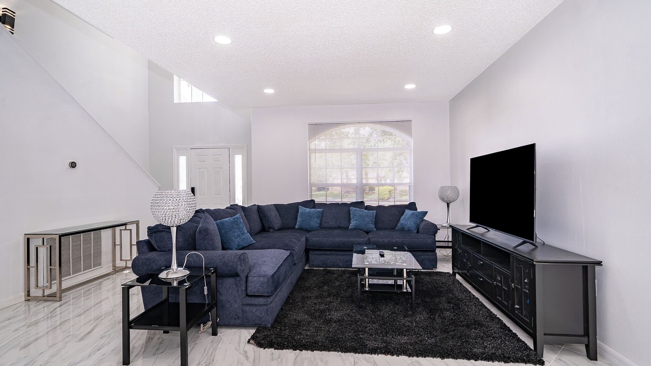 Photo of Livingroom in Crescent Lakes