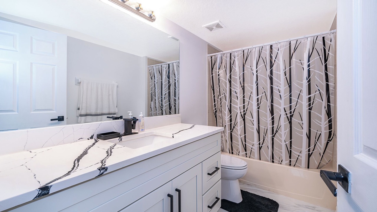 Photo of Bathroom in Crescent Lakes