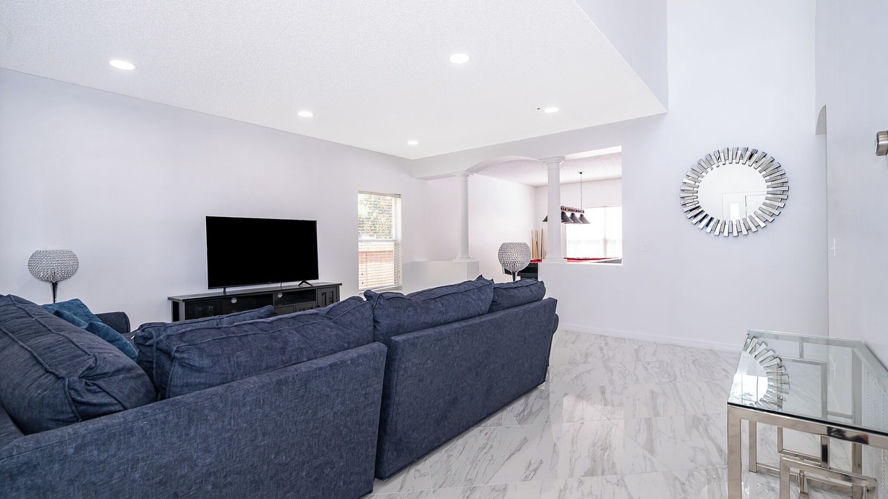 Photo of Livingroom in Crescent Lakes