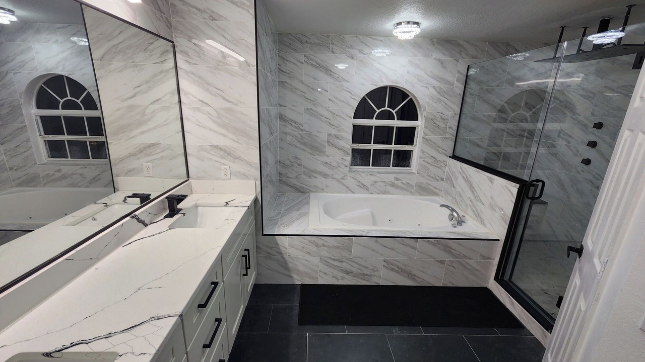 Photo of Bathroom in Crescent Lakes