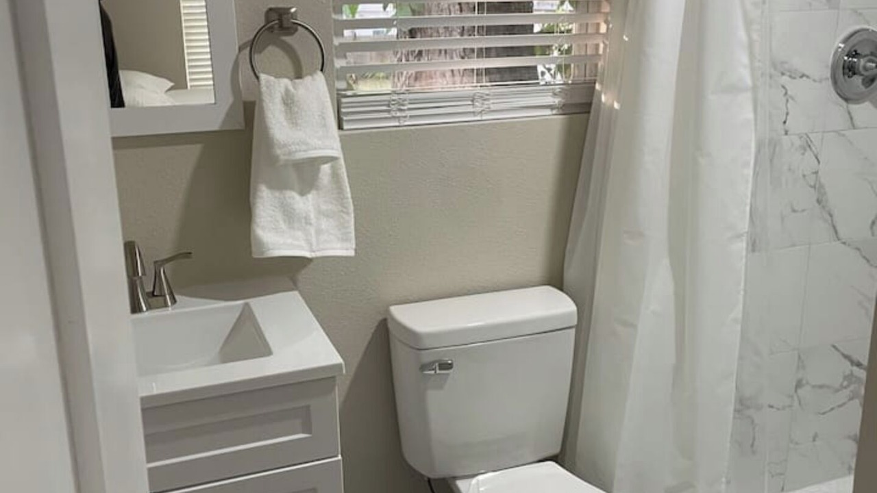 Photo of Bathroom in Winter Garden