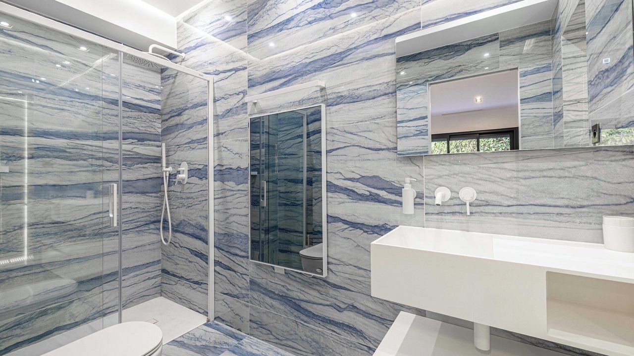 Photo of Bathroom in Riou - Petit Juas - Av de Grasse