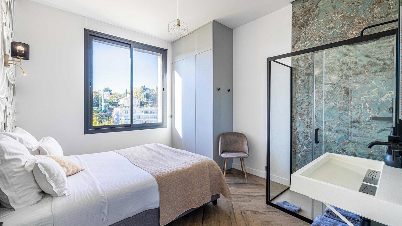 Photo of Bedroom in Riou - Petit Juas - Av de Grasse
