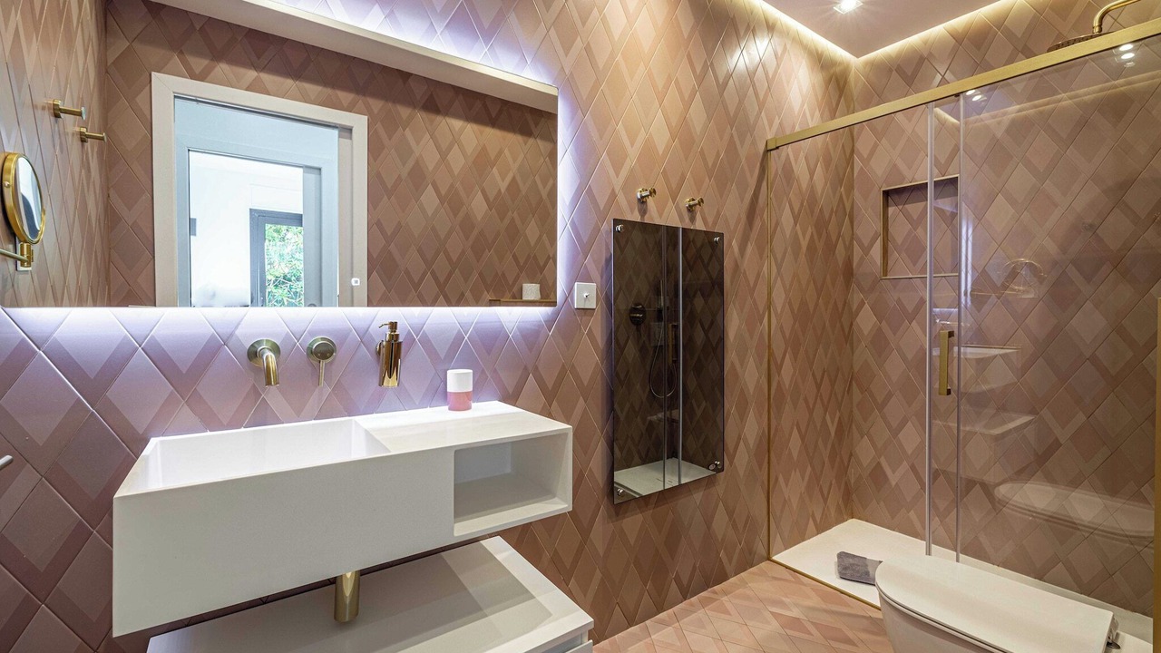 Photo of Bathroom in Riou - Petit Juas - Av de Grasse