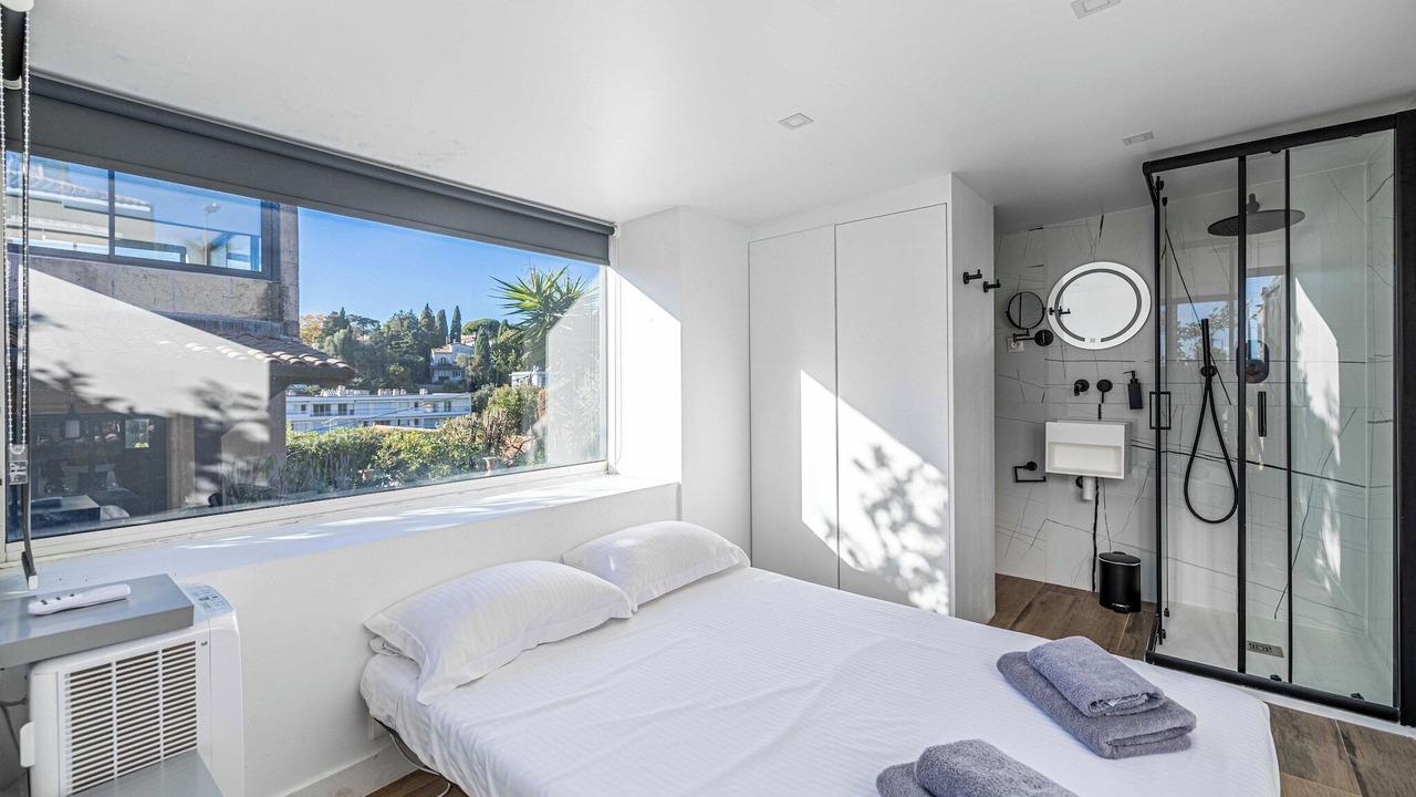 Photo of Bedroom in Riou - Petit Juas - Av de Grasse
