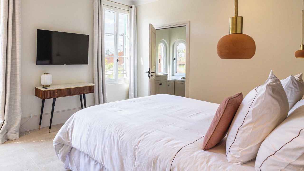 Photo of Bedroom in California - Pezou