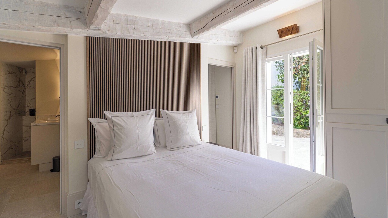Photo of Bedroom in California - Pezou