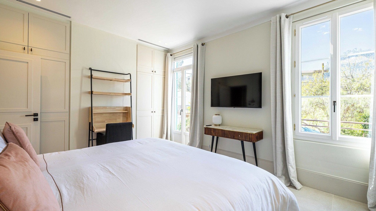 Photo of Bedroom in California - Pezou