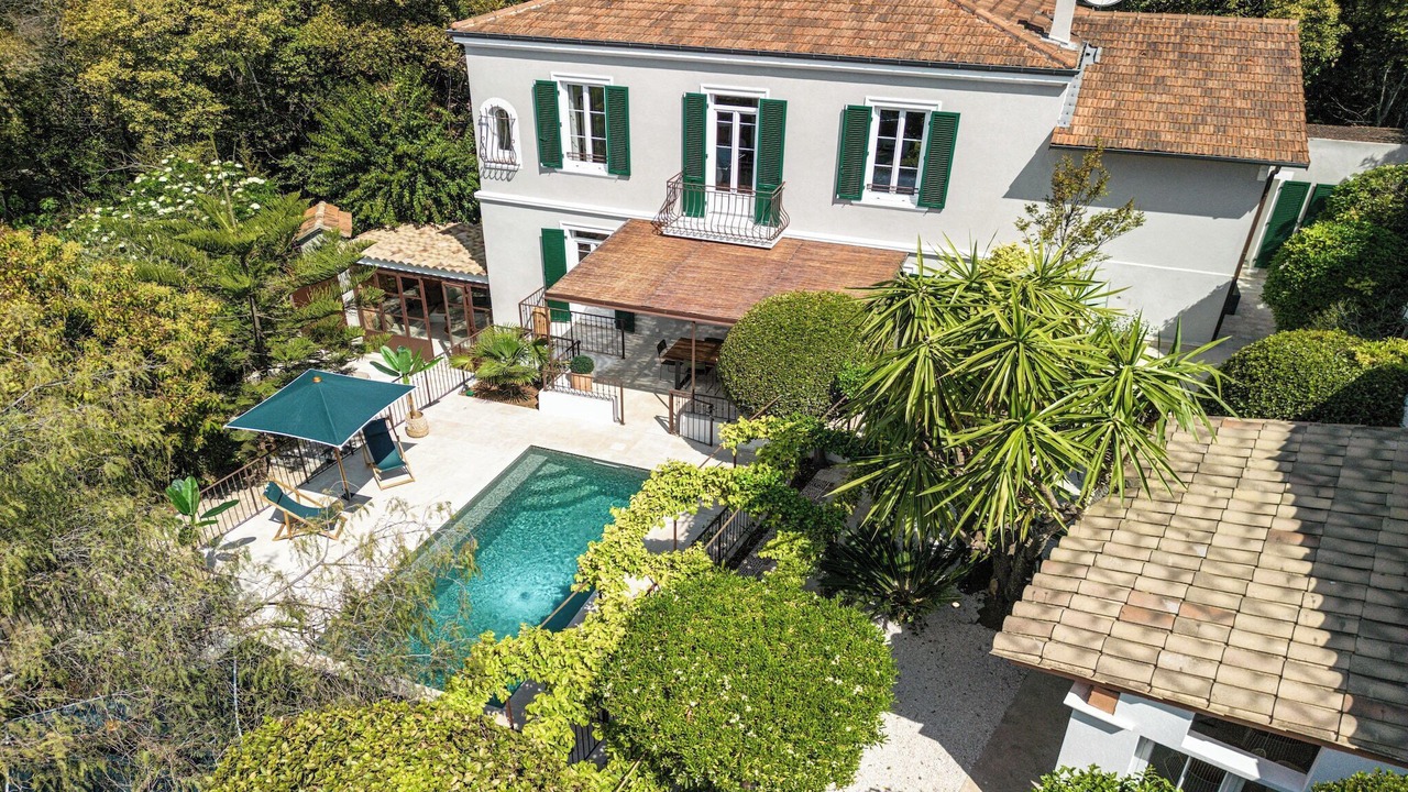 Photo of Outdoor in California - Pezou
