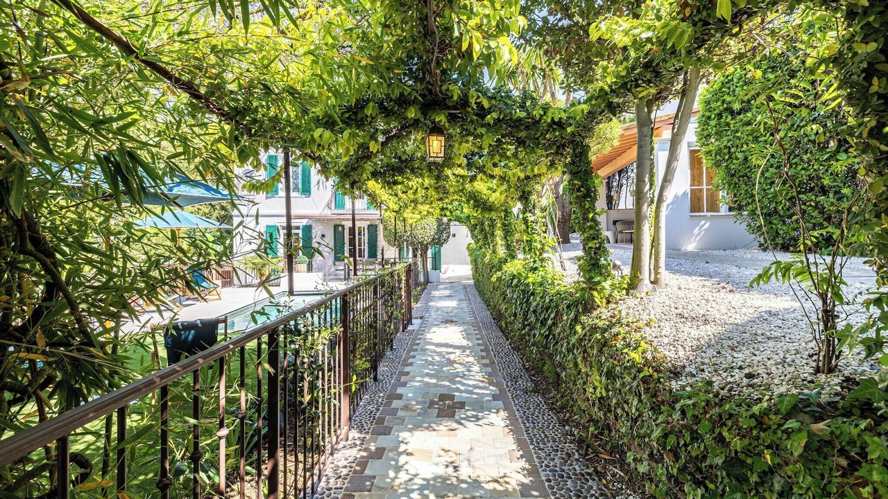 Photo of Outdoor in California - Pezou
