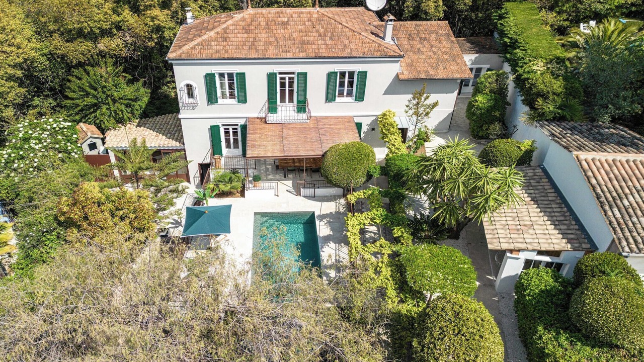 Photo of Outdoor in California - Pezou