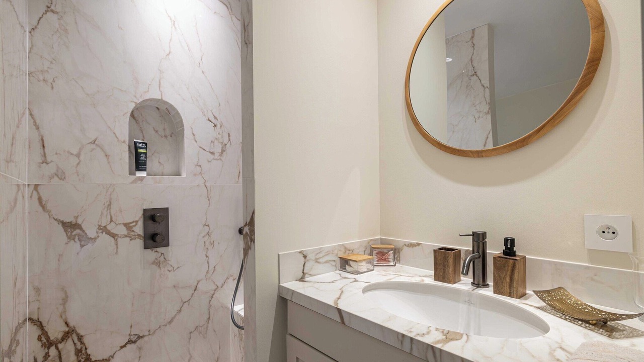 Photo of Bathroom in California - Pezou