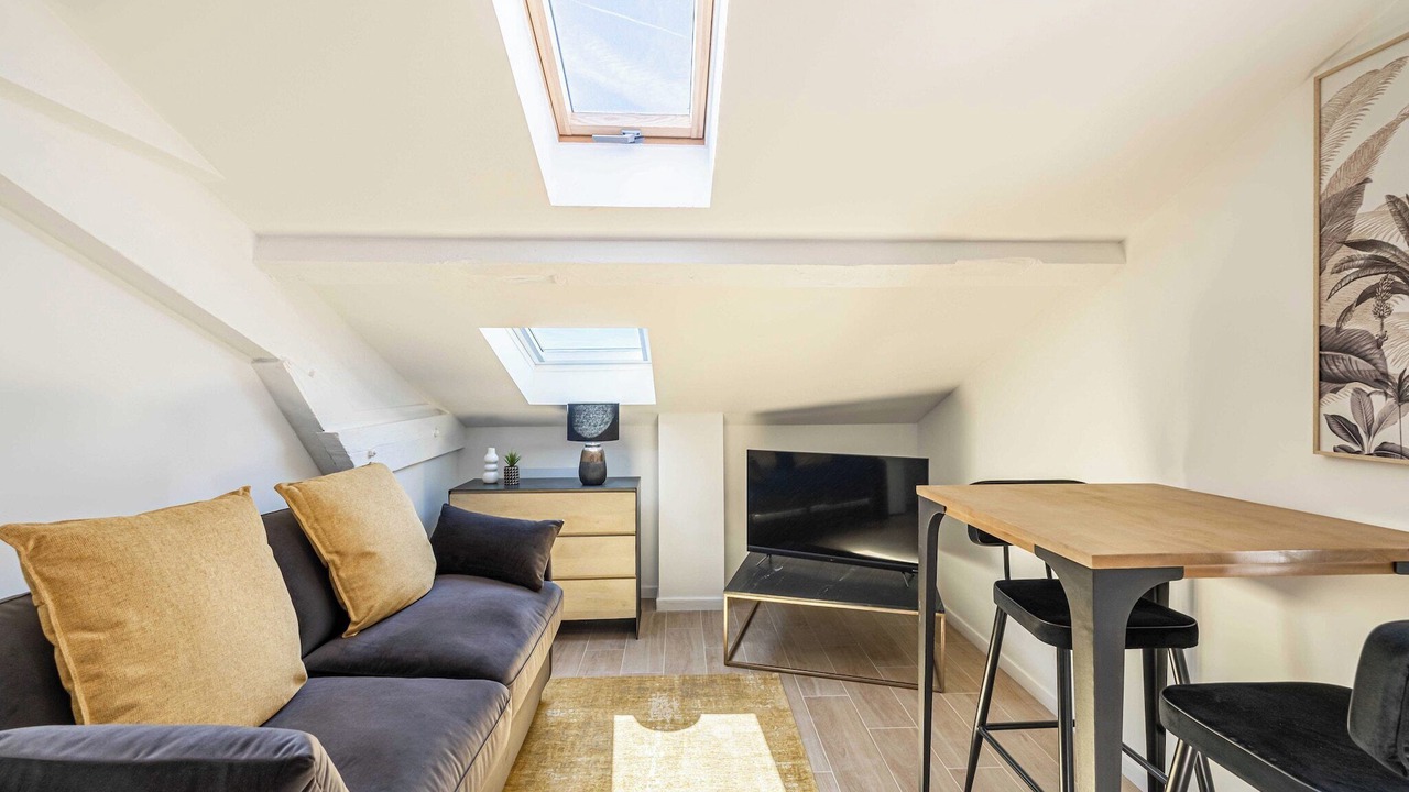 Photo of Livingroom in Prado - Republique
