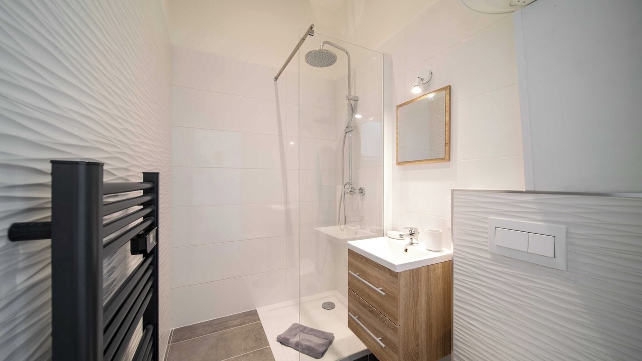 Photo of Bathroom in Prado - Republique