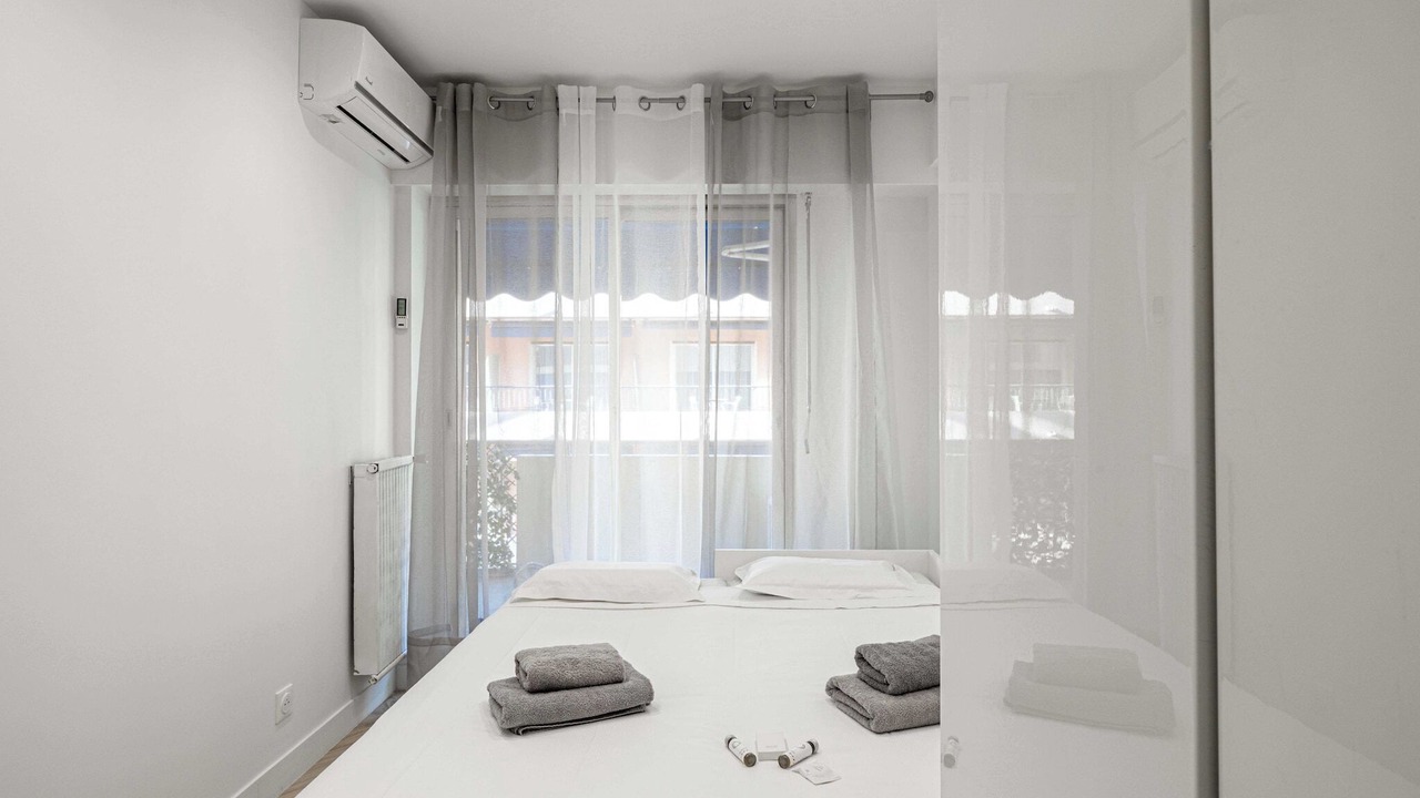 Photo of Bedroom in Juan-les-Pins