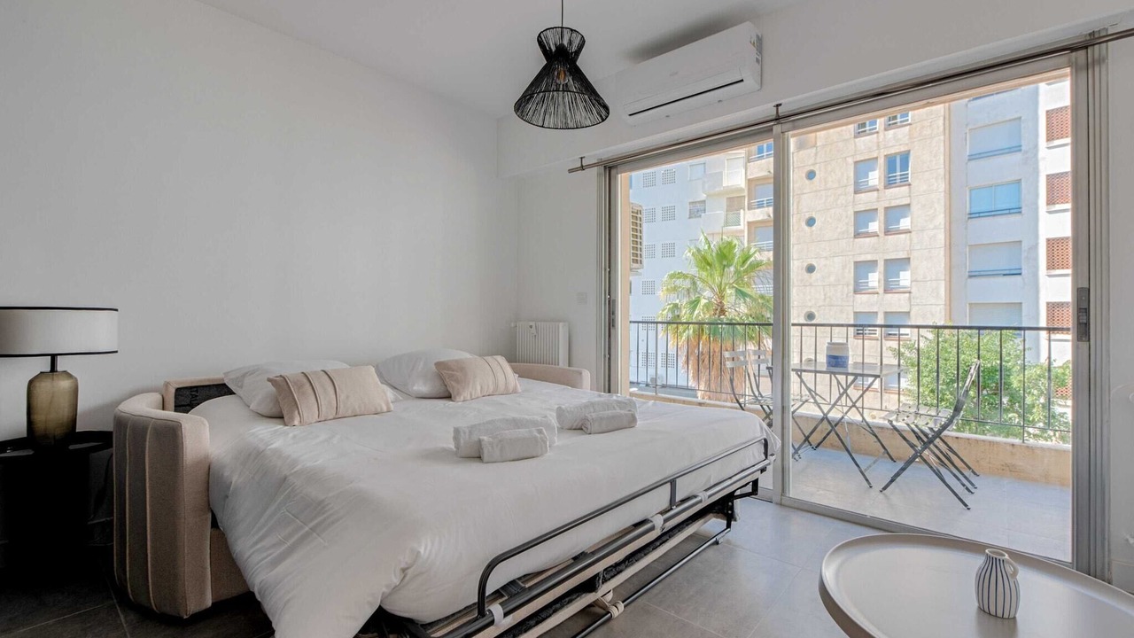 Photo of Bedroom in Juan-les-Pins