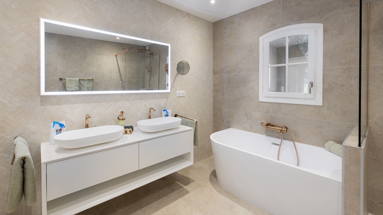Photo of Bathroom in Tanneron