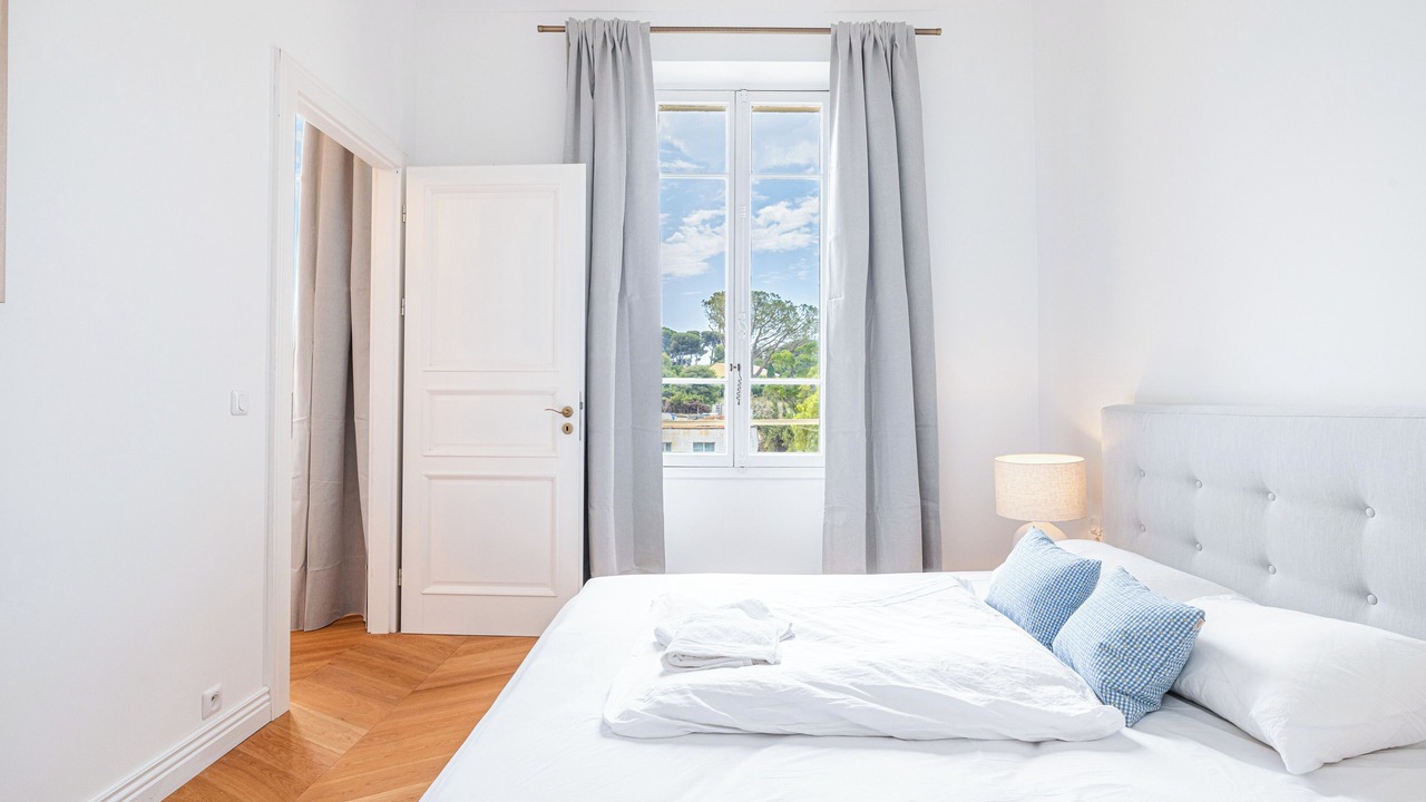 Photo of Bedroom in Cap-d'Antibes