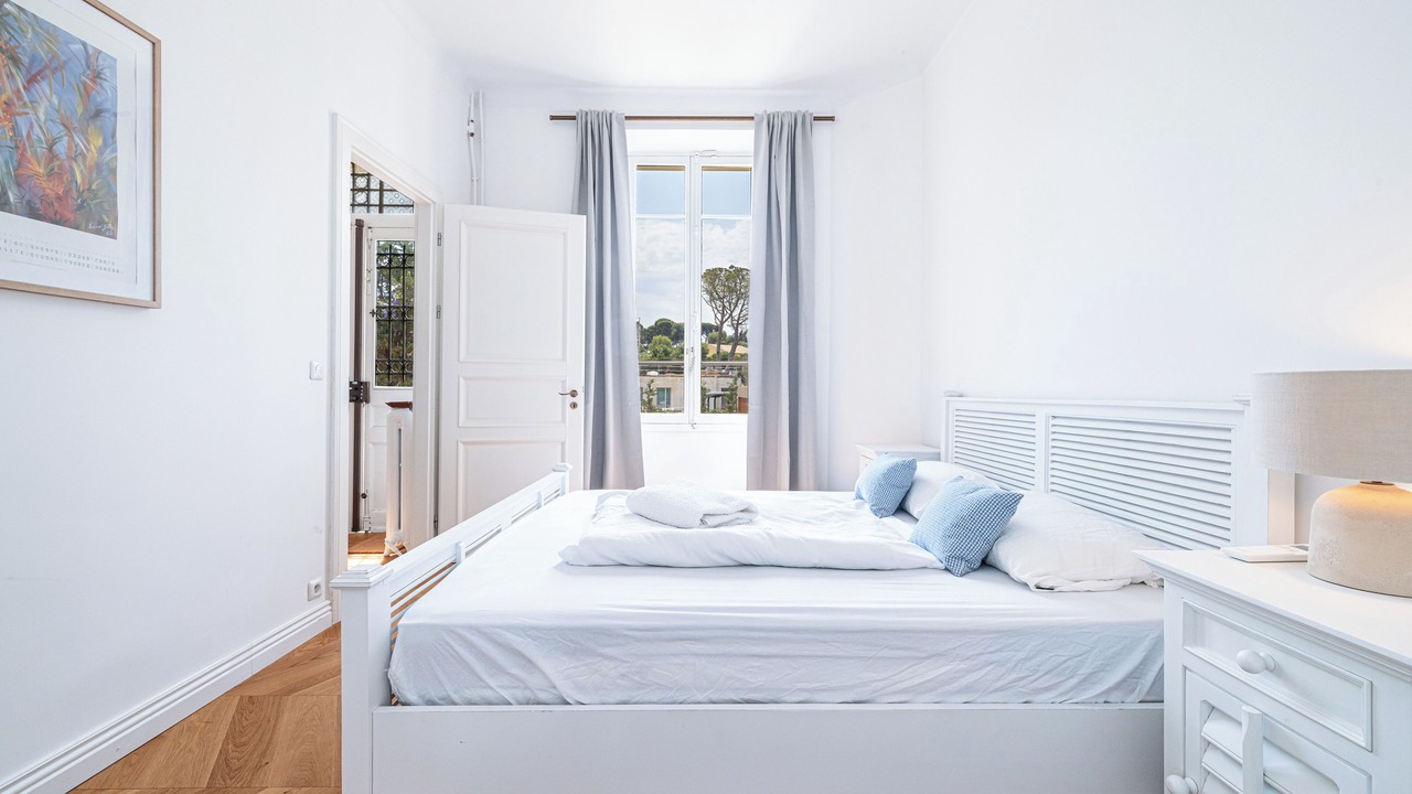 Photo of Bedroom in Cap-d'Antibes