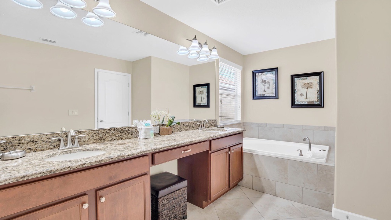 Photo of Bathroom in Bay Lake