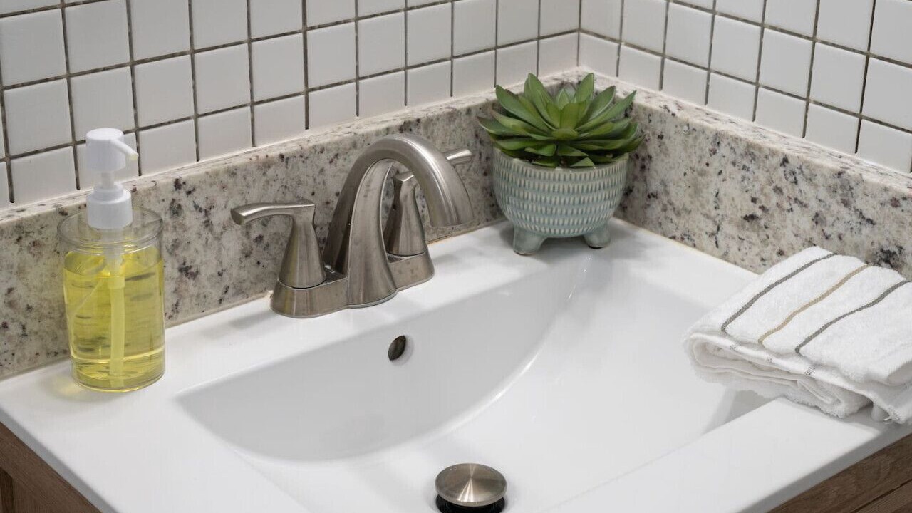 Photo of Bathroom in Azalea Park