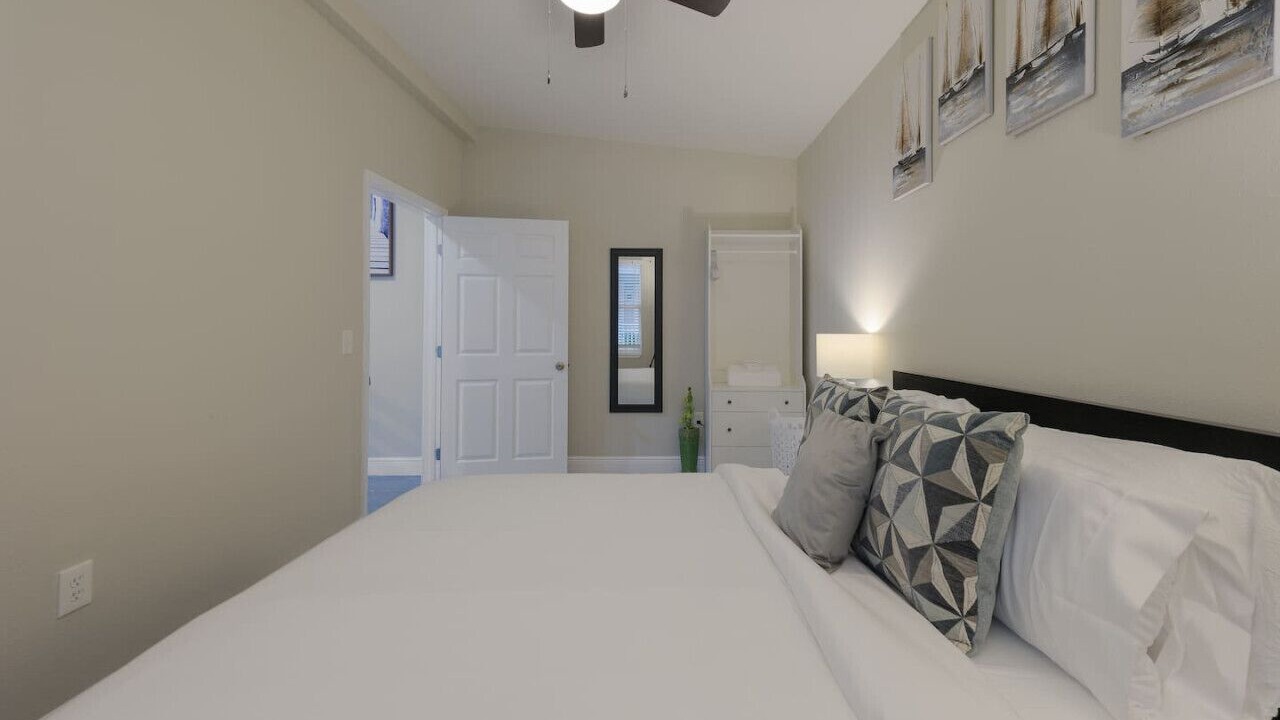 Photo of Bedroom in Azalea Park