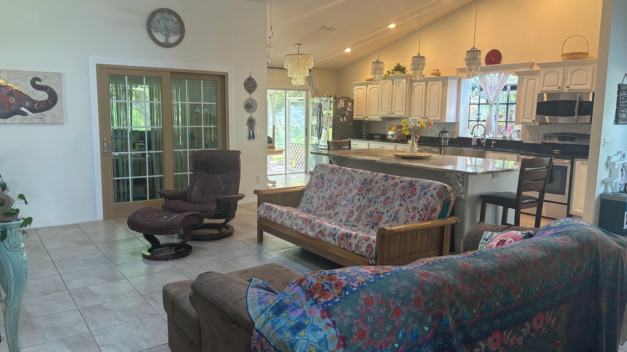 Photo of Livingroom in Mariner's VIllage