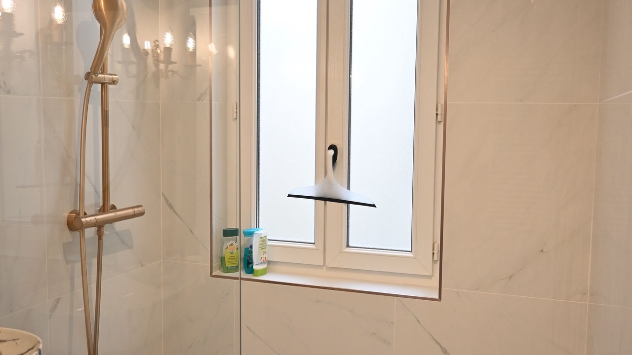 Photo of Bathroom in Vernier