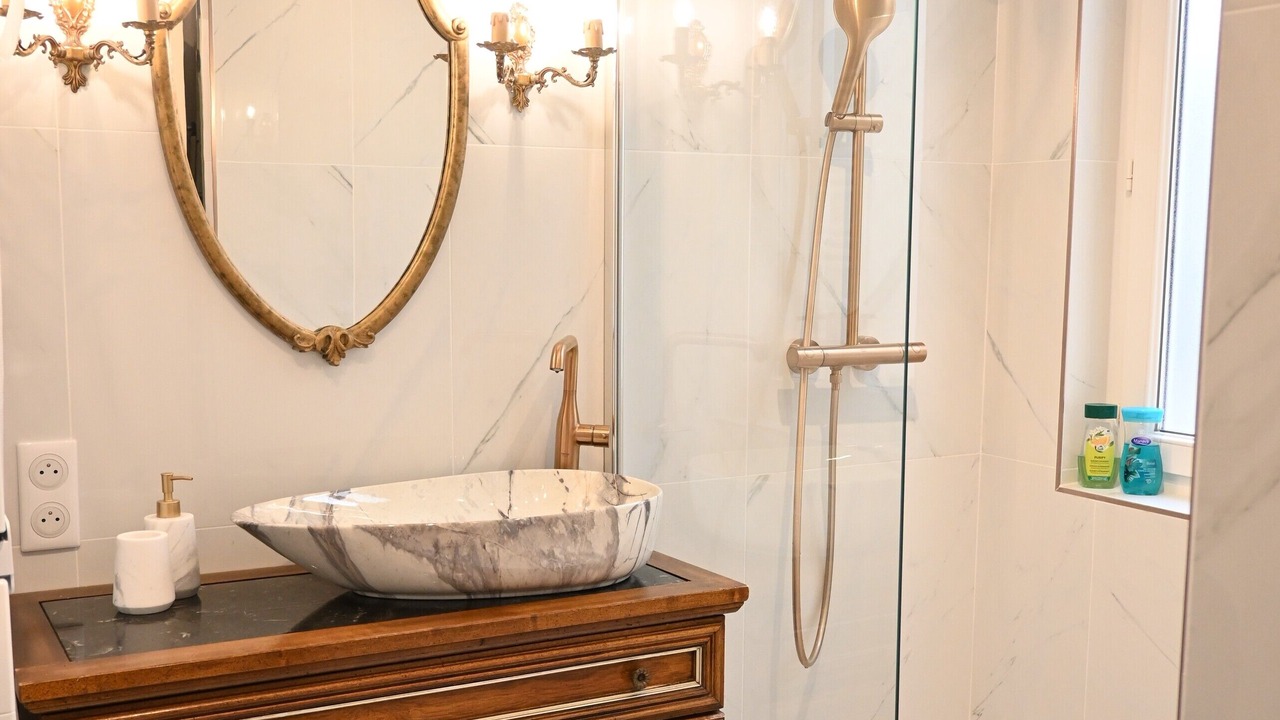 Photo of Bathroom in Vernier