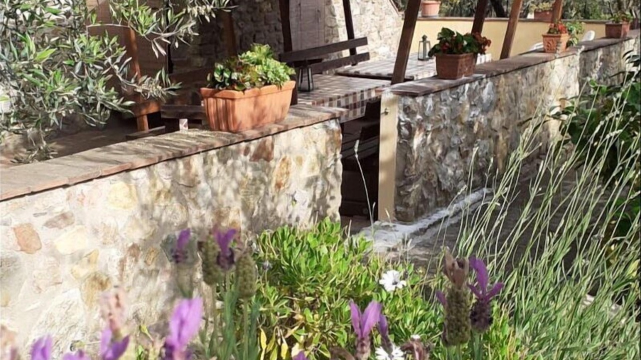 Photo of Patio Balcony in Buti