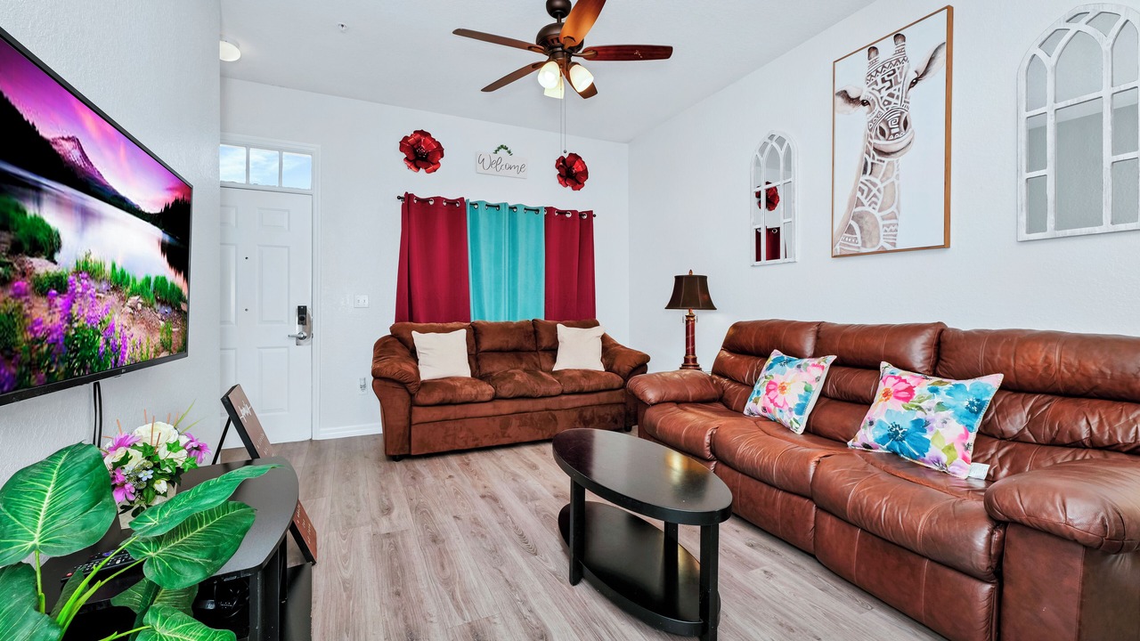 Photo of Livingroom in Venetian Bay Villages