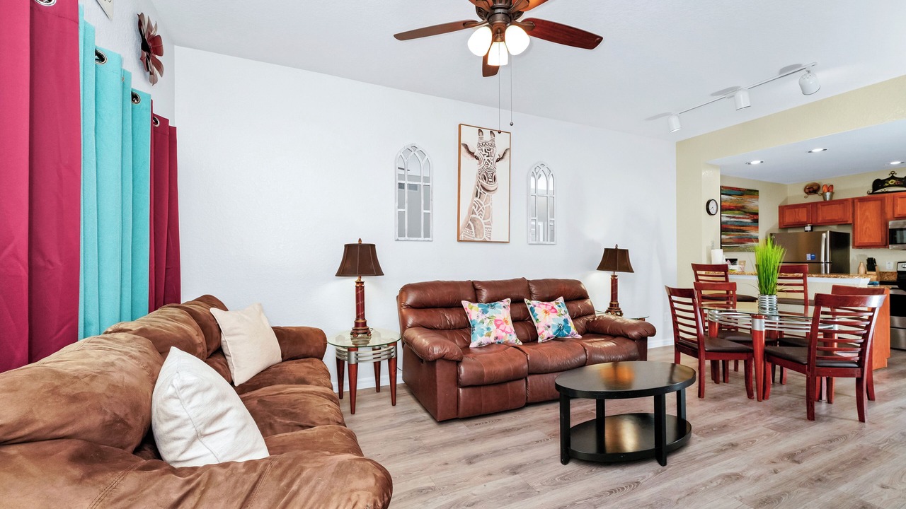 Photo of Livingroom in Venetian Bay Villages