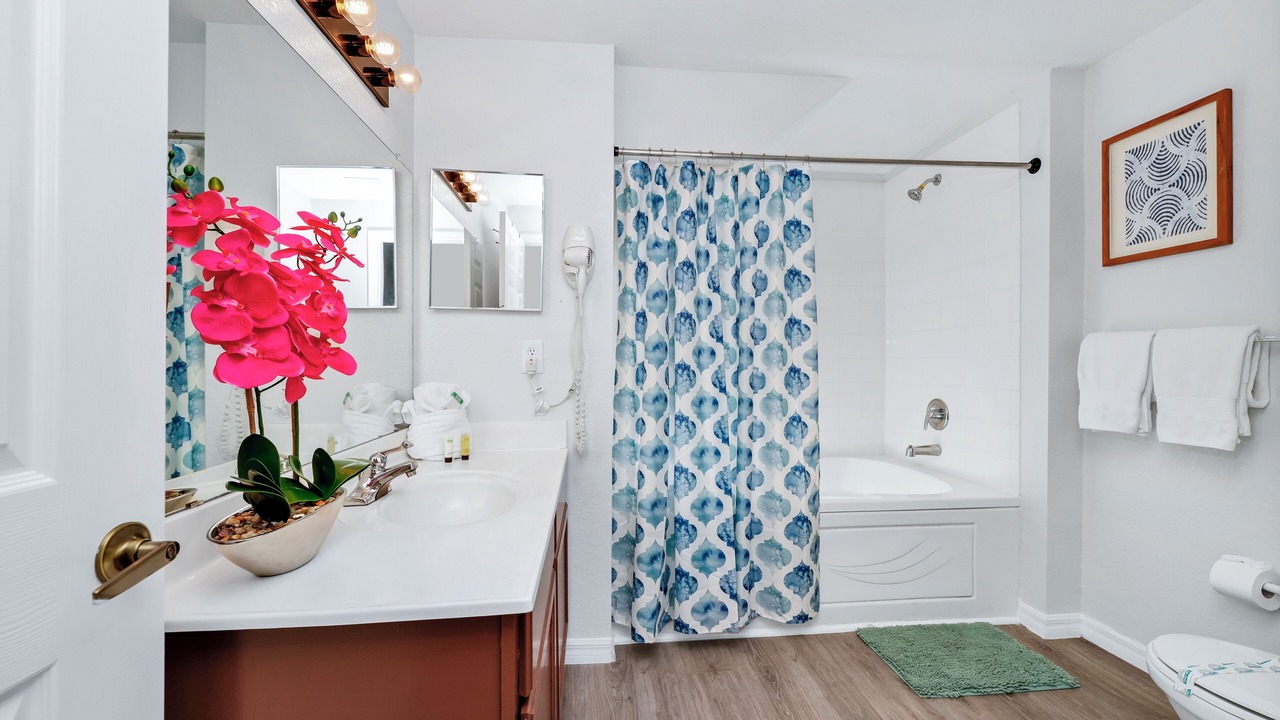 Photo of Bathroom in Venetian Bay Villages