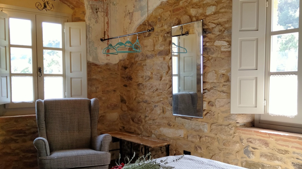 Photo of Bedroom in Buti