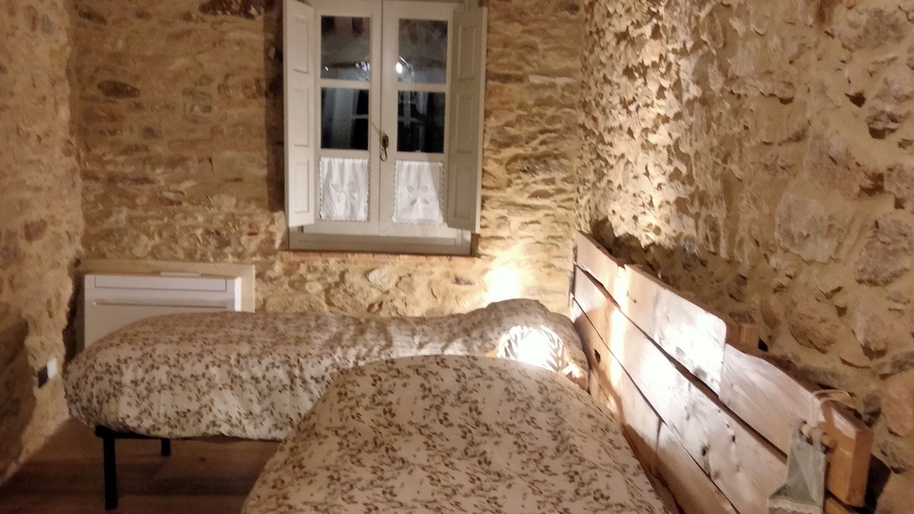 Photo of Bedroom in Buti