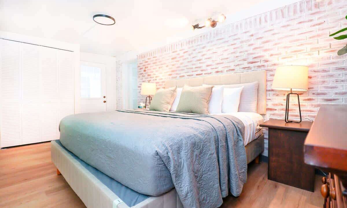 Photo of Bedroom in Winter Garden