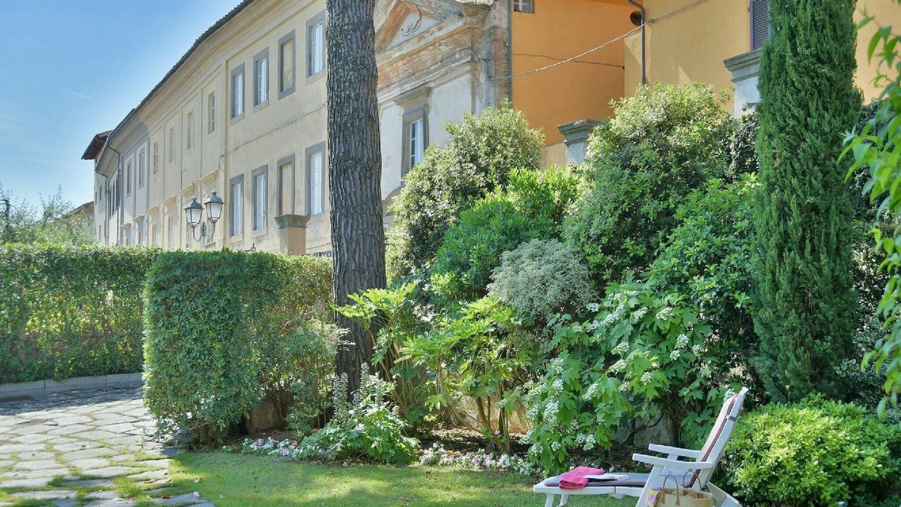 Photo of Outdoor in Lari