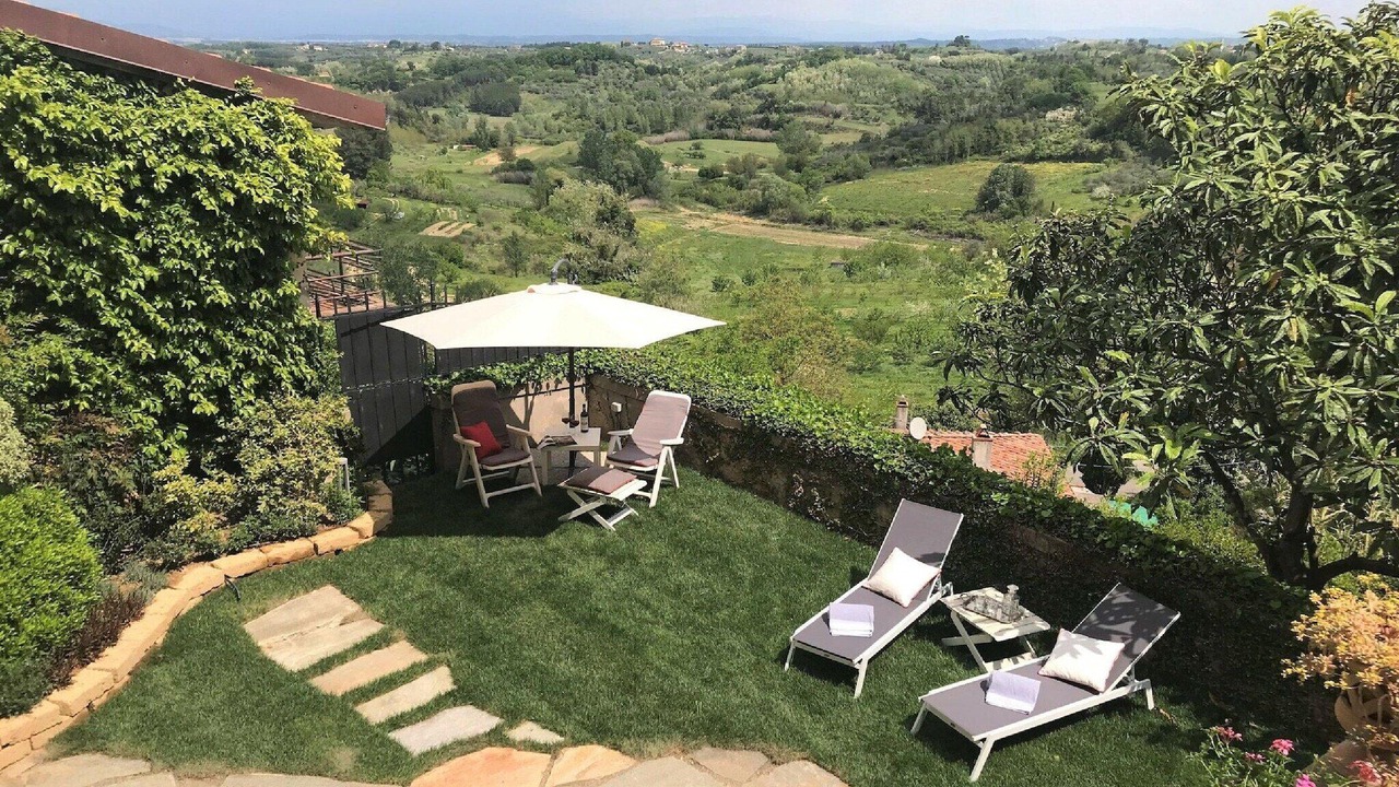 Photo of Outdoor in Lari