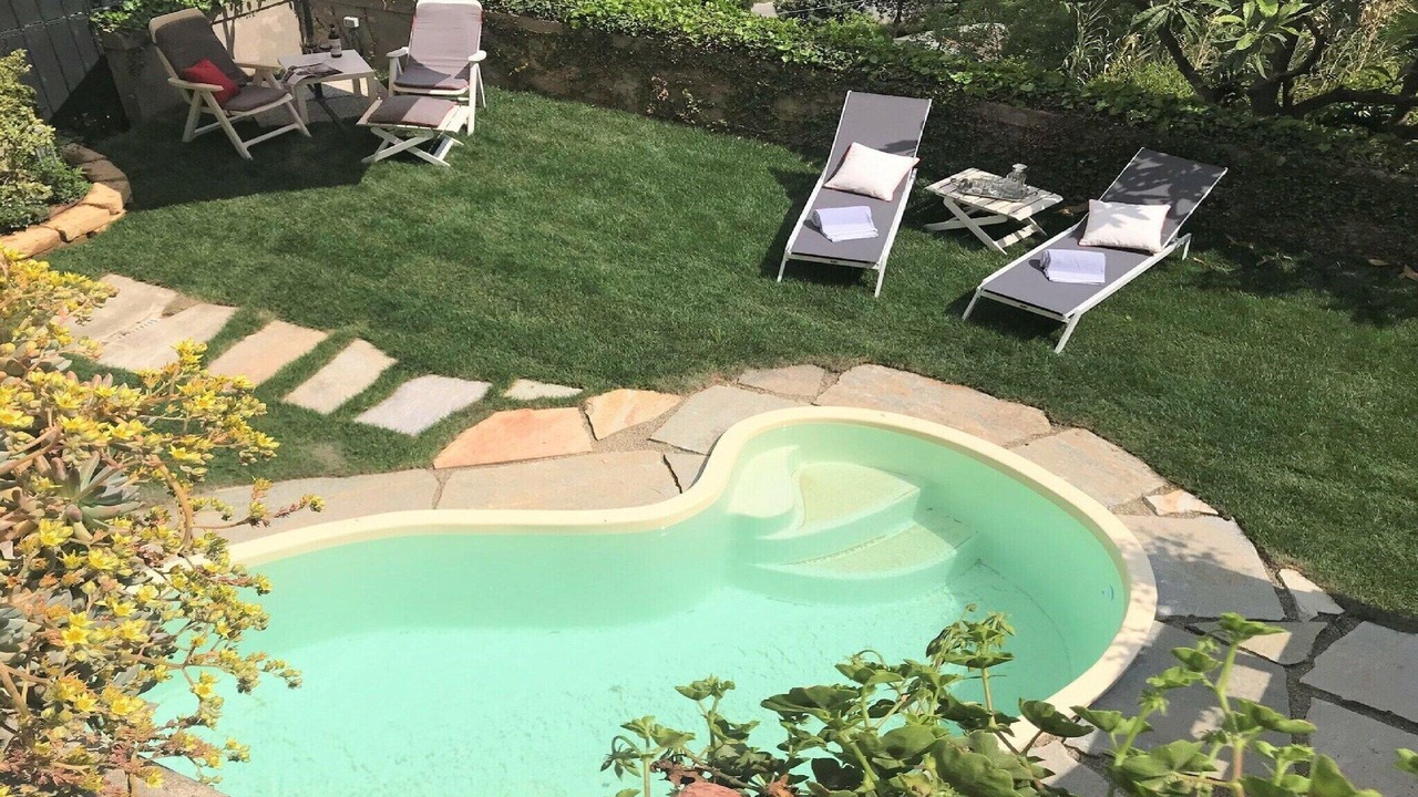 Photo of Outdoor in Lari